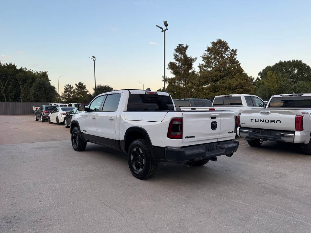 Ram 1500 Vehicle Full-screen Gallery Image 04