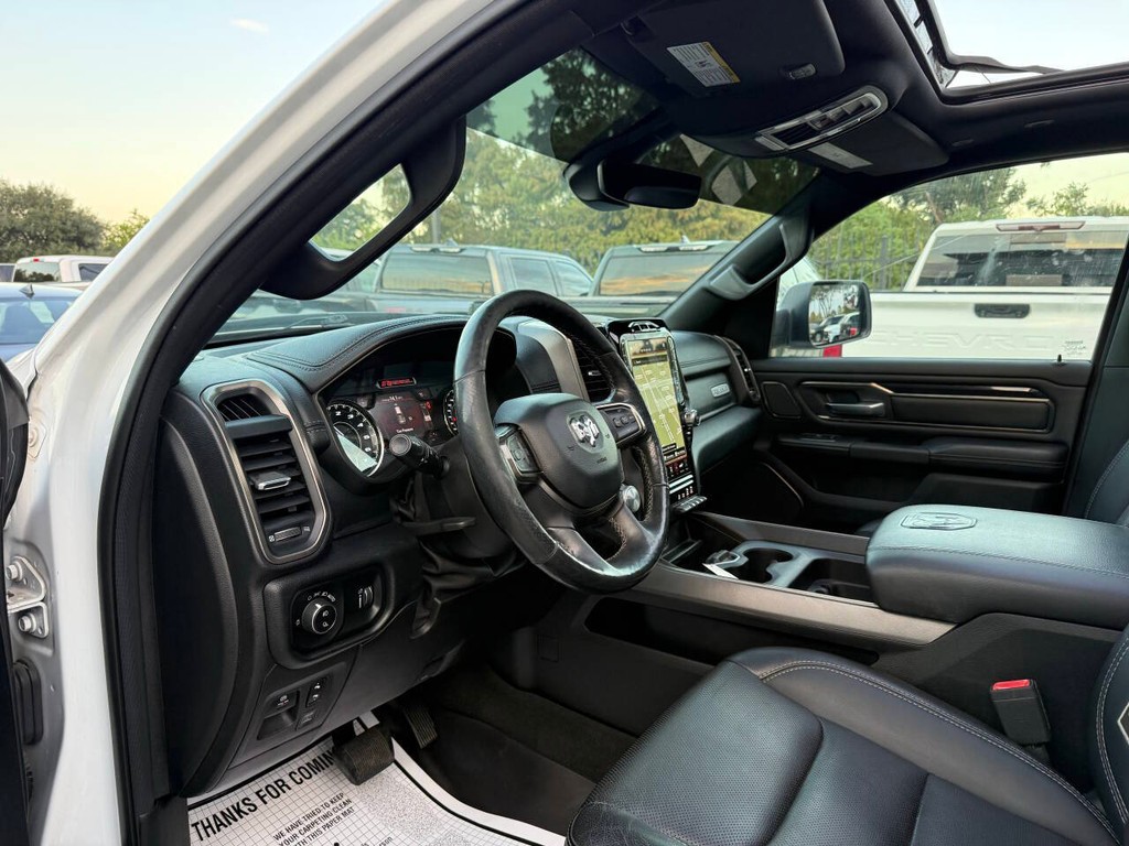 Ram 1500 Vehicle Full-screen Gallery Image 06
