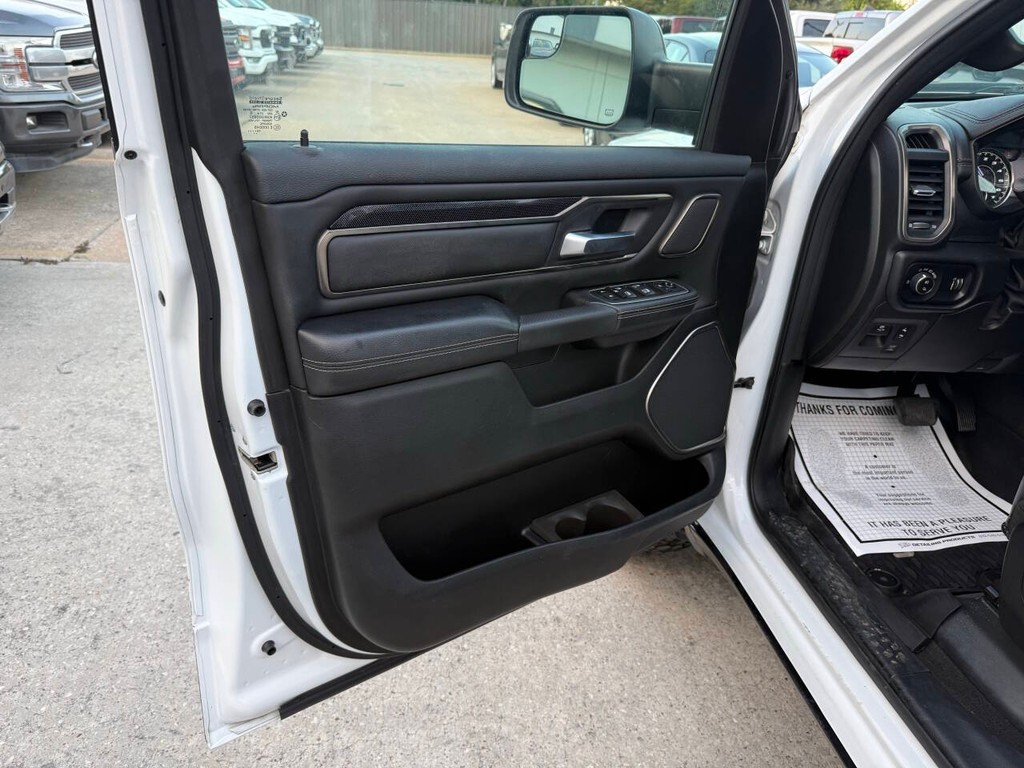 Ram 1500 Vehicle Full-screen Gallery Image 08