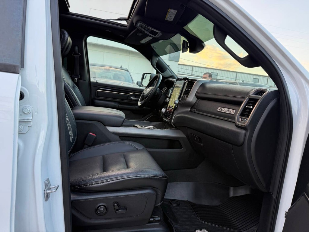Ram 1500 Vehicle Full-screen Gallery Image 10