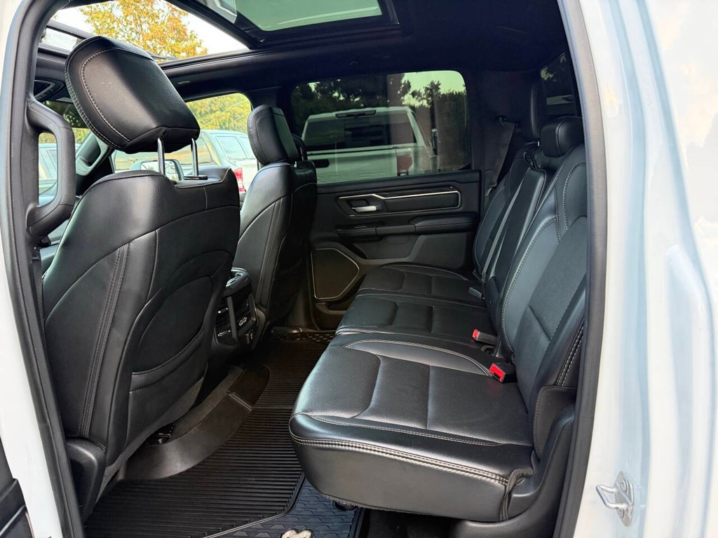 Ram 1500 Vehicle Full-screen Gallery Image 13