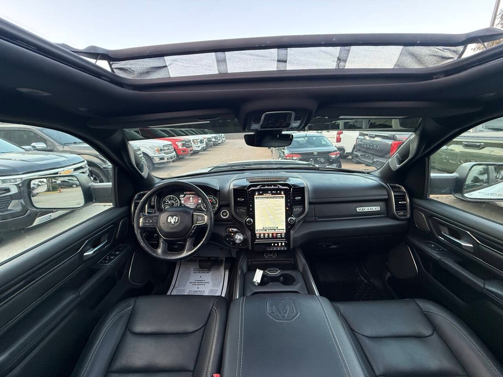 Ram 1500 Vehicle Full-screen Gallery Image 18