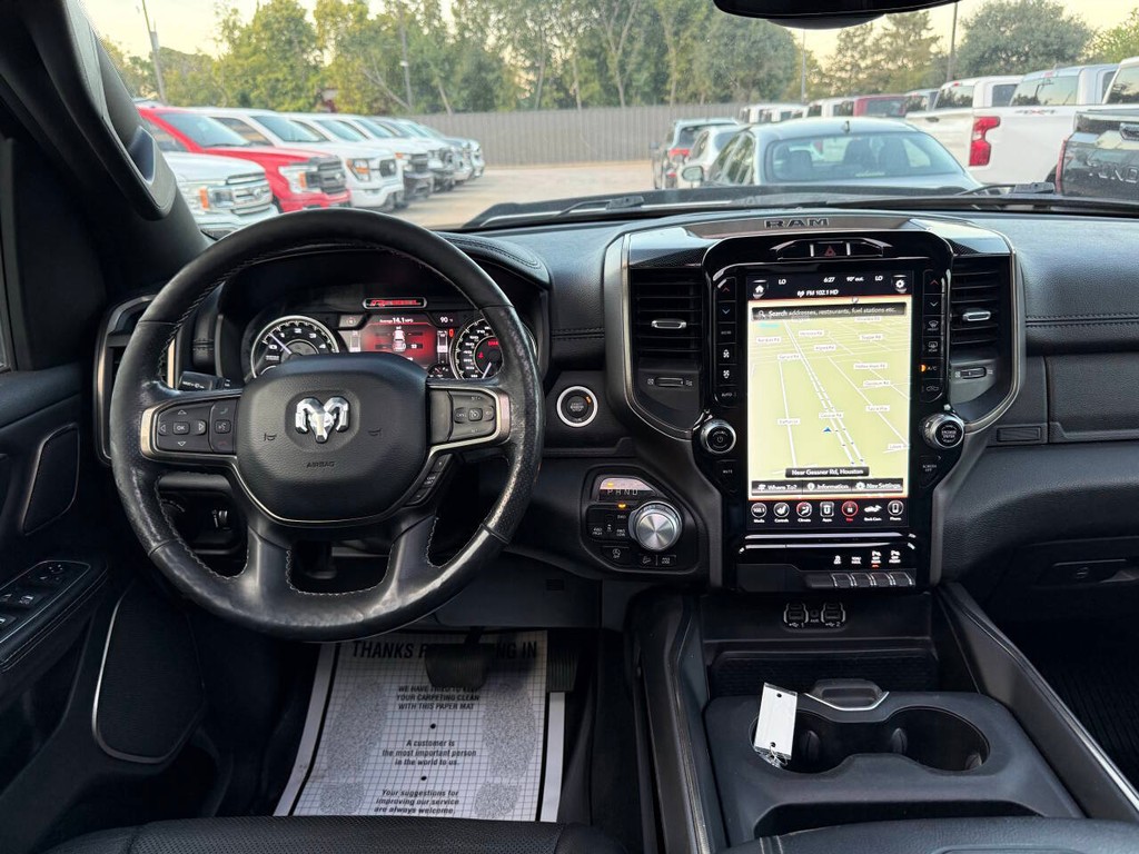 Ram 1500 Vehicle Full-screen Gallery Image 21