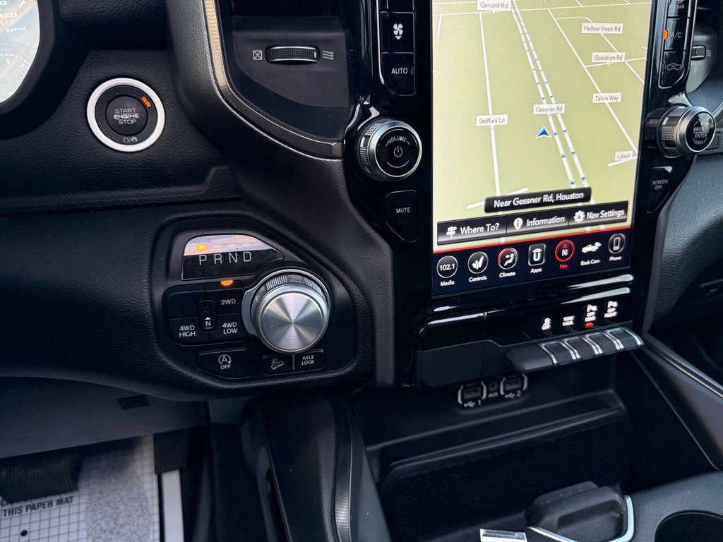 Ram 1500 Vehicle Full-screen Gallery Image 26