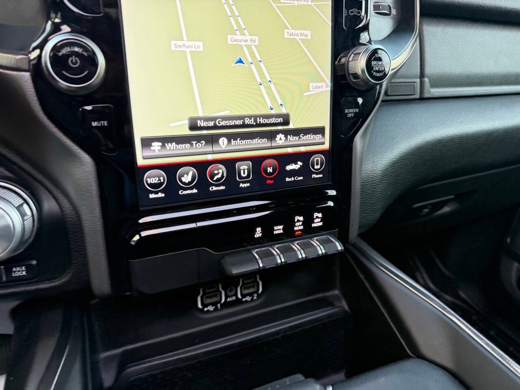 Ram 1500 Vehicle Full-screen Gallery Image 28