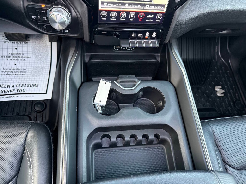 Ram 1500 Vehicle Full-screen Gallery Image 29