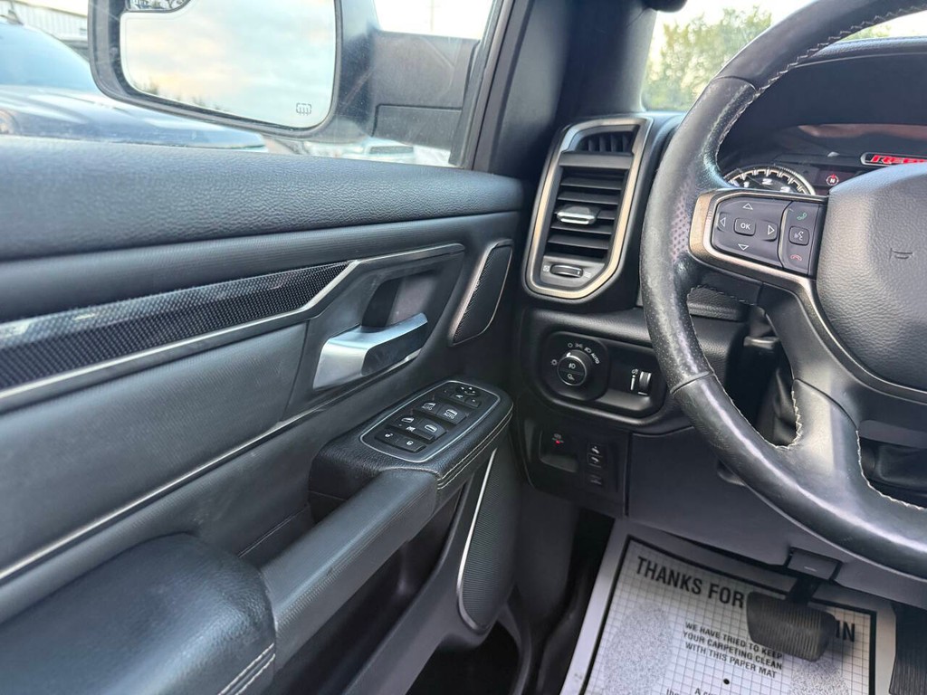 Ram 1500 Vehicle Full-screen Gallery Image 30