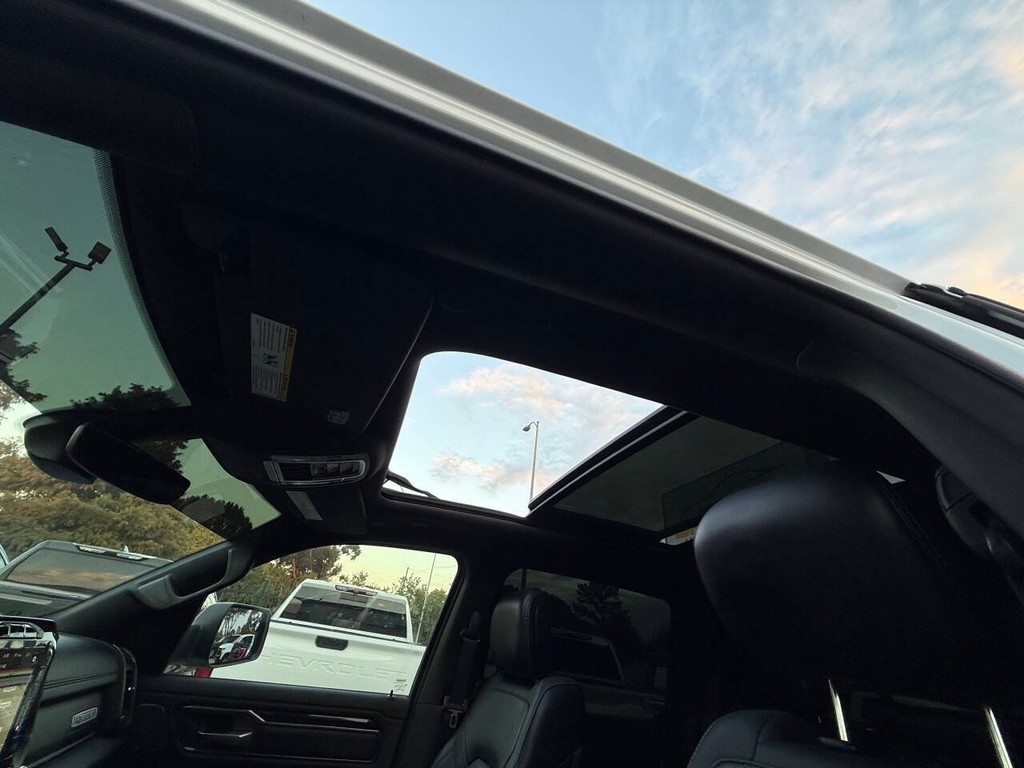 Ram 1500 Vehicle Full-screen Gallery Image 31