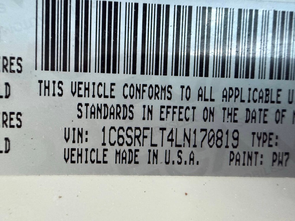 Ram 1500 Vehicle Full-screen Gallery Image 35