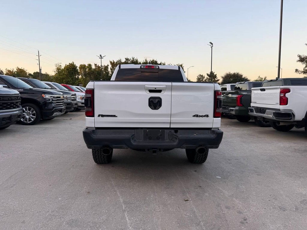 Ram 1500 Vehicle Full-screen Gallery Image 43