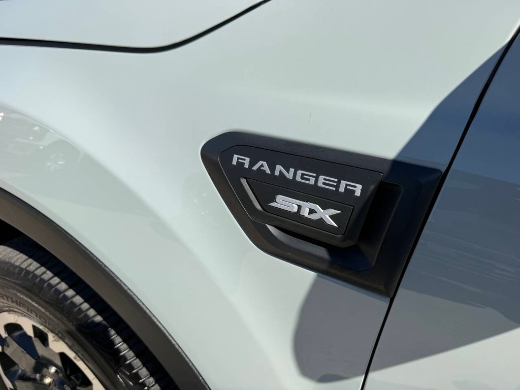Ford Ranger Vehicle Full-screen Gallery Image 33