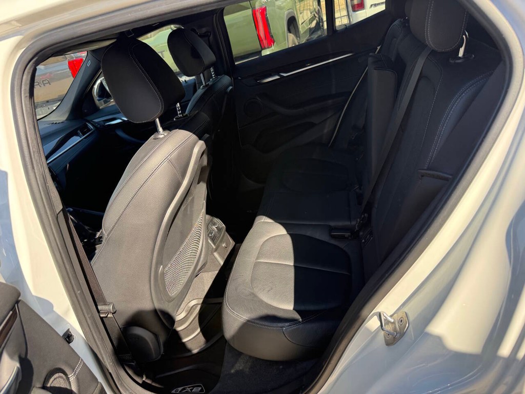 BMW X2 Vehicle Full-screen Gallery Image 13