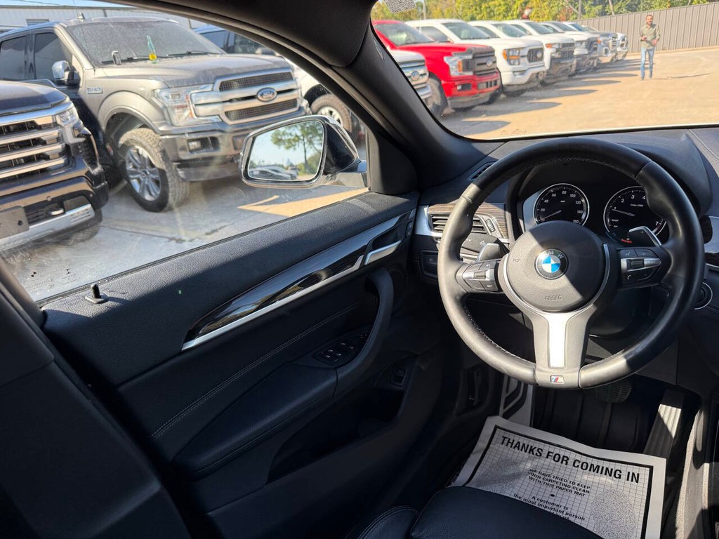 BMW X2 Vehicle Full-screen Gallery Image 19