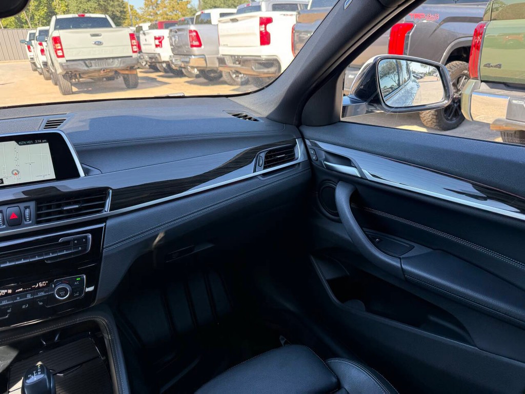 BMW X2 Vehicle Full-screen Gallery Image 20