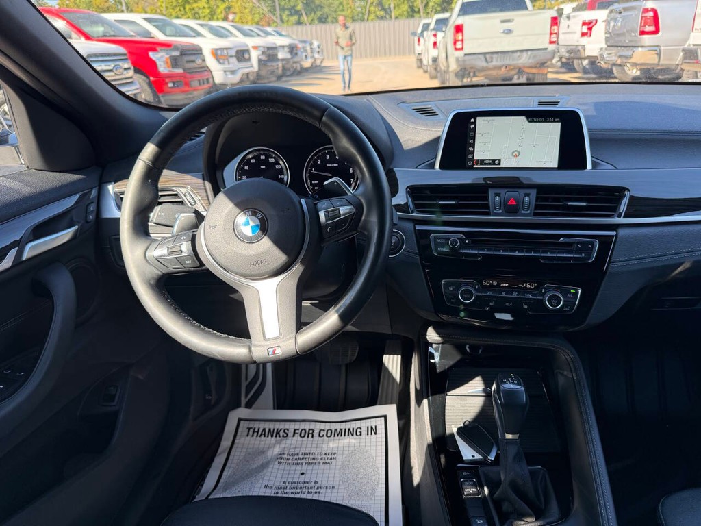 BMW X2 Vehicle Full-screen Gallery Image 21