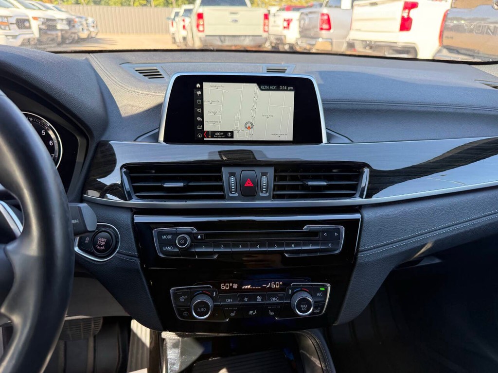 BMW X2 Vehicle Full-screen Gallery Image 24