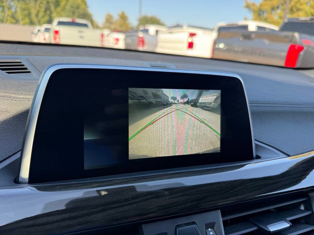 BMW X2 Vehicle Full-screen Gallery Image 27