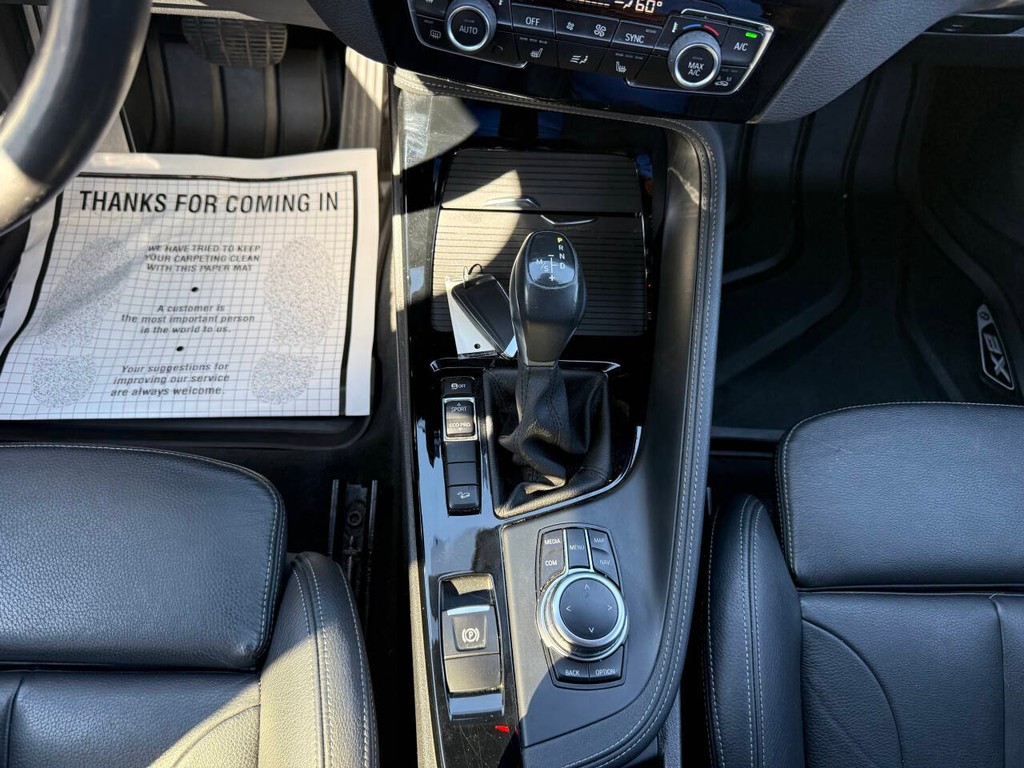 BMW X2 Vehicle Full-screen Gallery Image 29