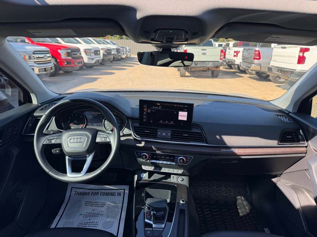 Audi Q5 Vehicle Full-screen Gallery Image 17