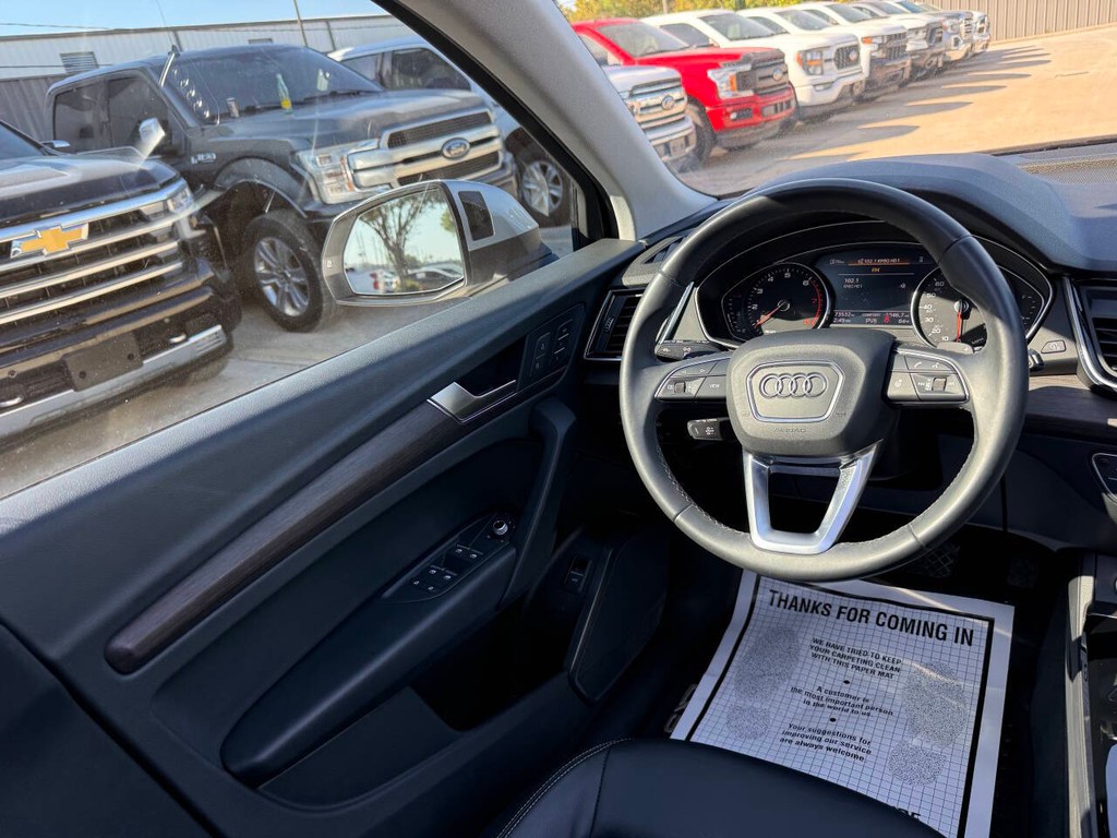 Audi Q5 Vehicle Full-screen Gallery Image 19
