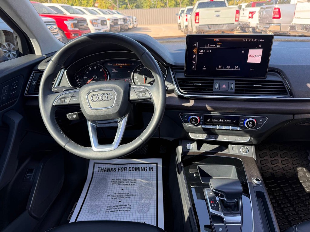 Audi Q5 Vehicle Full-screen Gallery Image 21