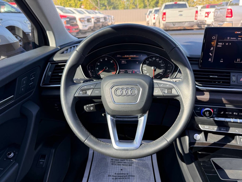 Audi Q5 Vehicle Full-screen Gallery Image 23