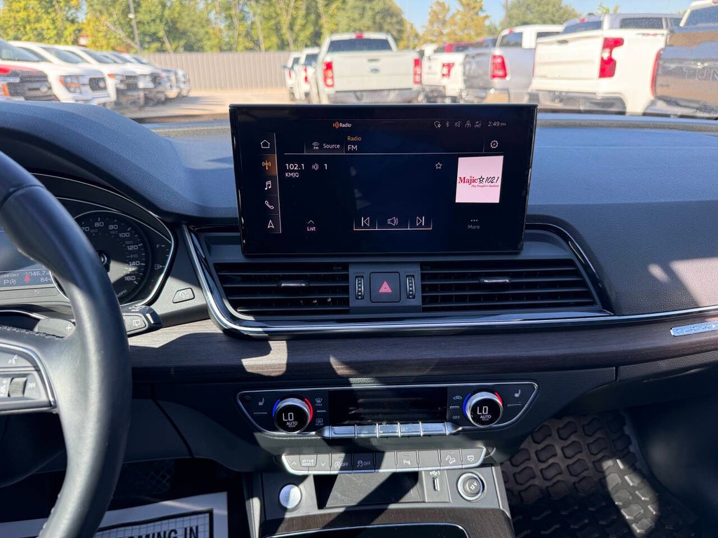 Audi Q5 Vehicle Full-screen Gallery Image 25