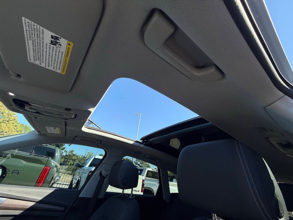 Audi Q5 Vehicle Full-screen Gallery Image 31