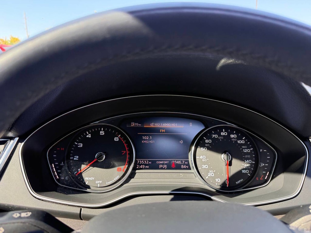 Audi Q5 Vehicle Full-screen Gallery Image 33