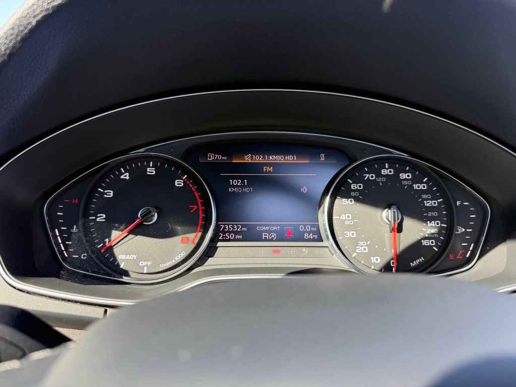 Audi Q5 Vehicle Full-screen Gallery Image 34