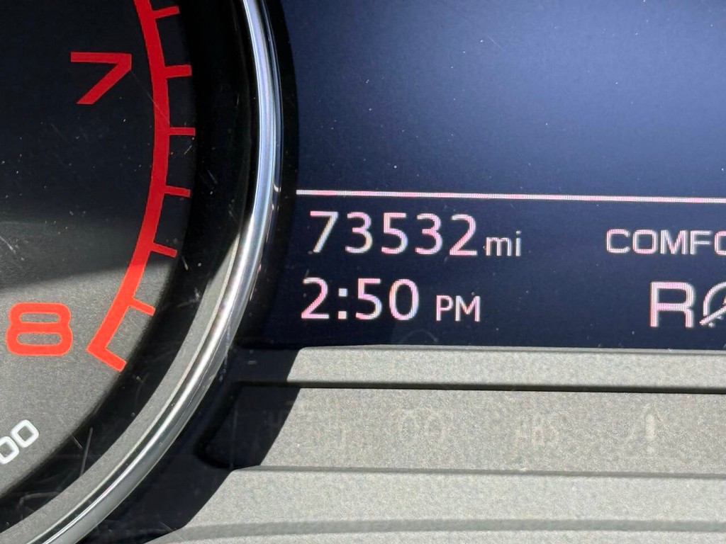 Audi Q5 Vehicle Full-screen Gallery Image 35