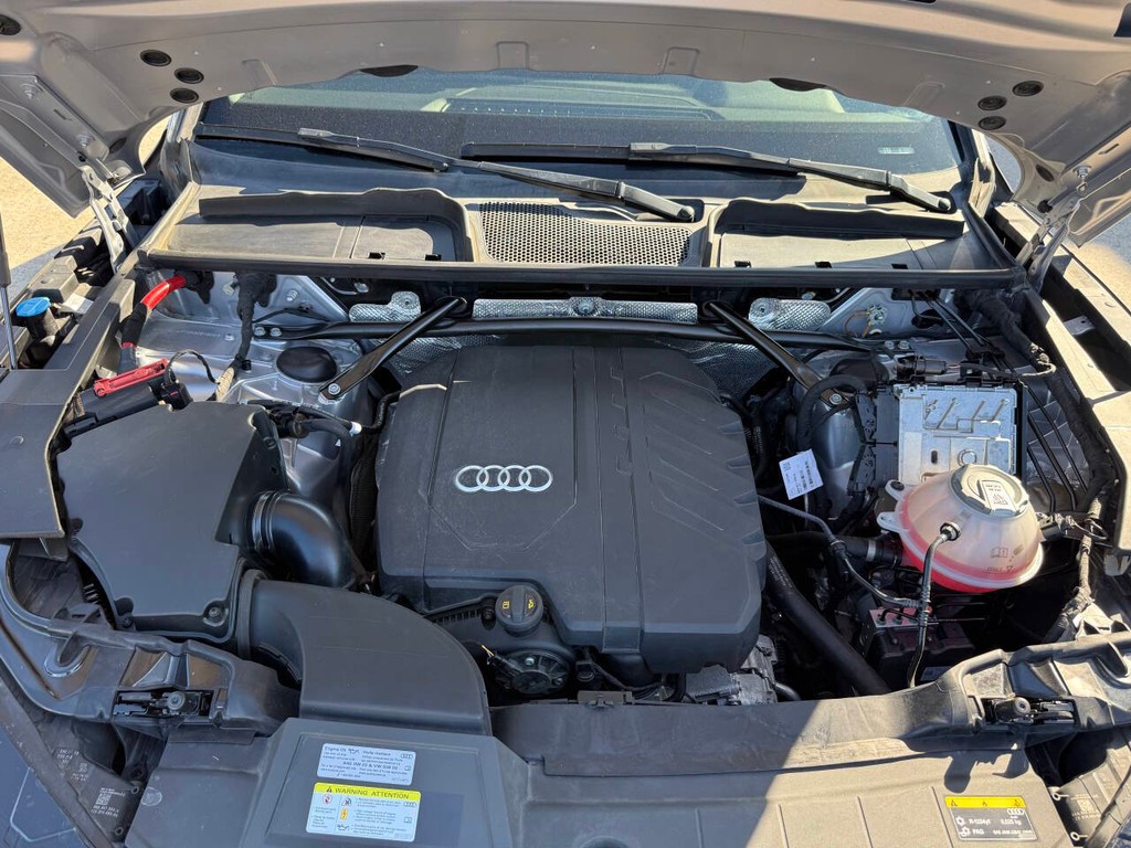 Audi Q5 Vehicle Full-screen Gallery Image 37
