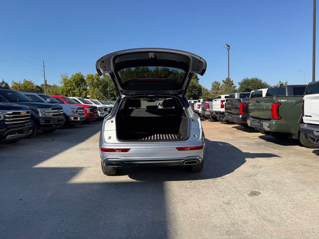 Audi Q5 Vehicle Full-screen Gallery Image 39