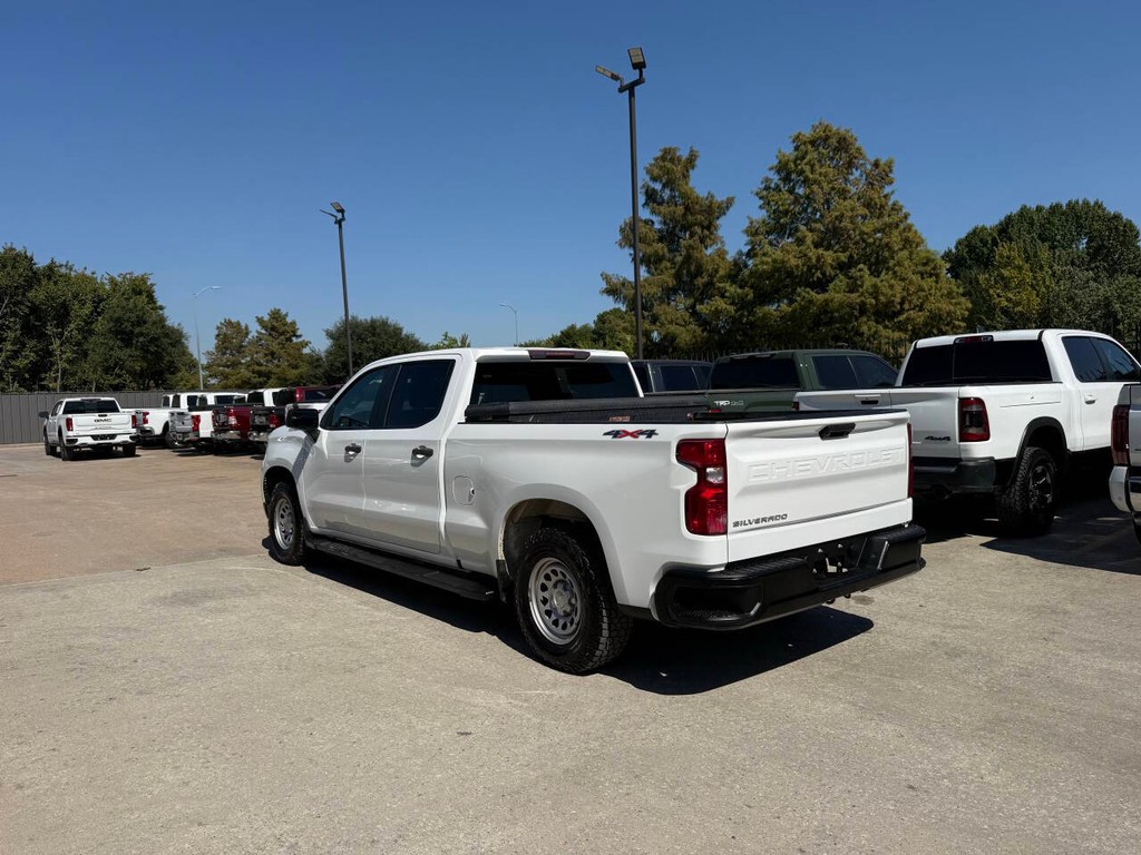 Chevrolet Silverado 1500 Vehicle Full-screen Gallery Image 04
