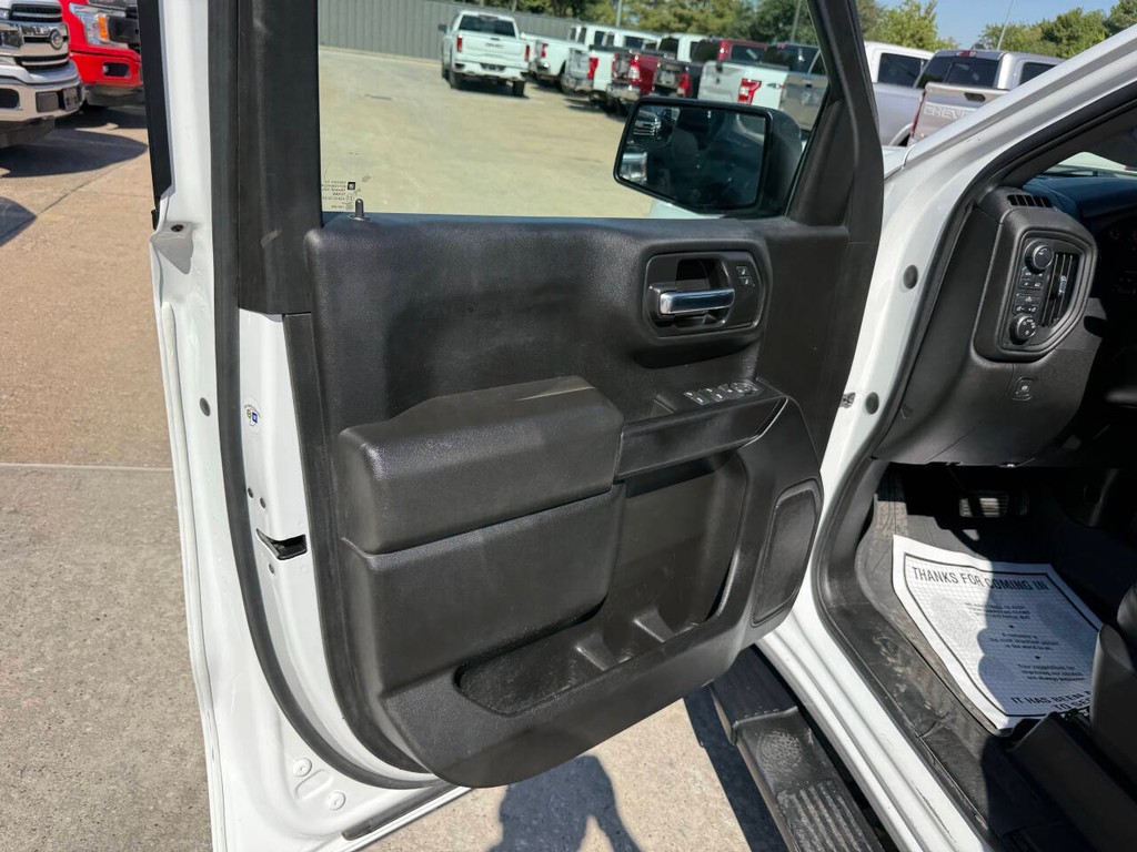 Chevrolet Silverado 1500 Vehicle Full-screen Gallery Image 08