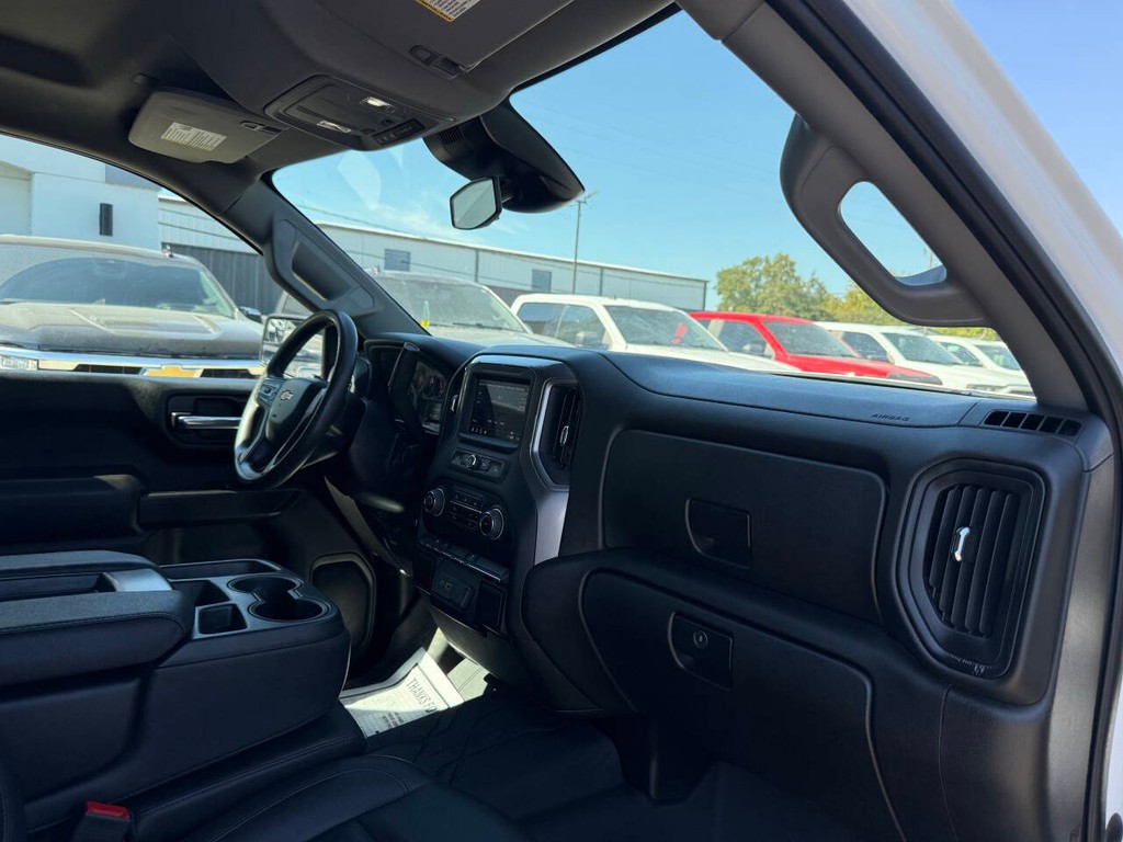 Chevrolet Silverado 1500 Vehicle Full-screen Gallery Image 09