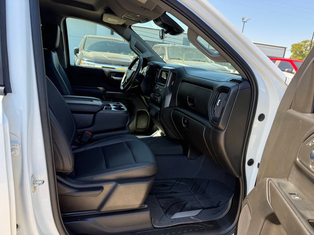 Chevrolet Silverado 1500 Vehicle Full-screen Gallery Image 10