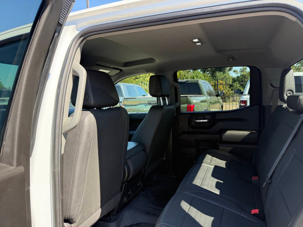 Chevrolet Silverado 1500 Vehicle Full-screen Gallery Image 12