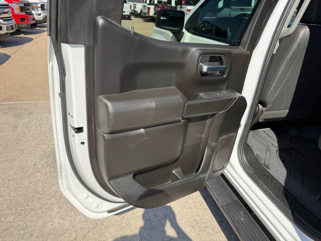 Chevrolet Silverado 1500 Vehicle Full-screen Gallery Image 14
