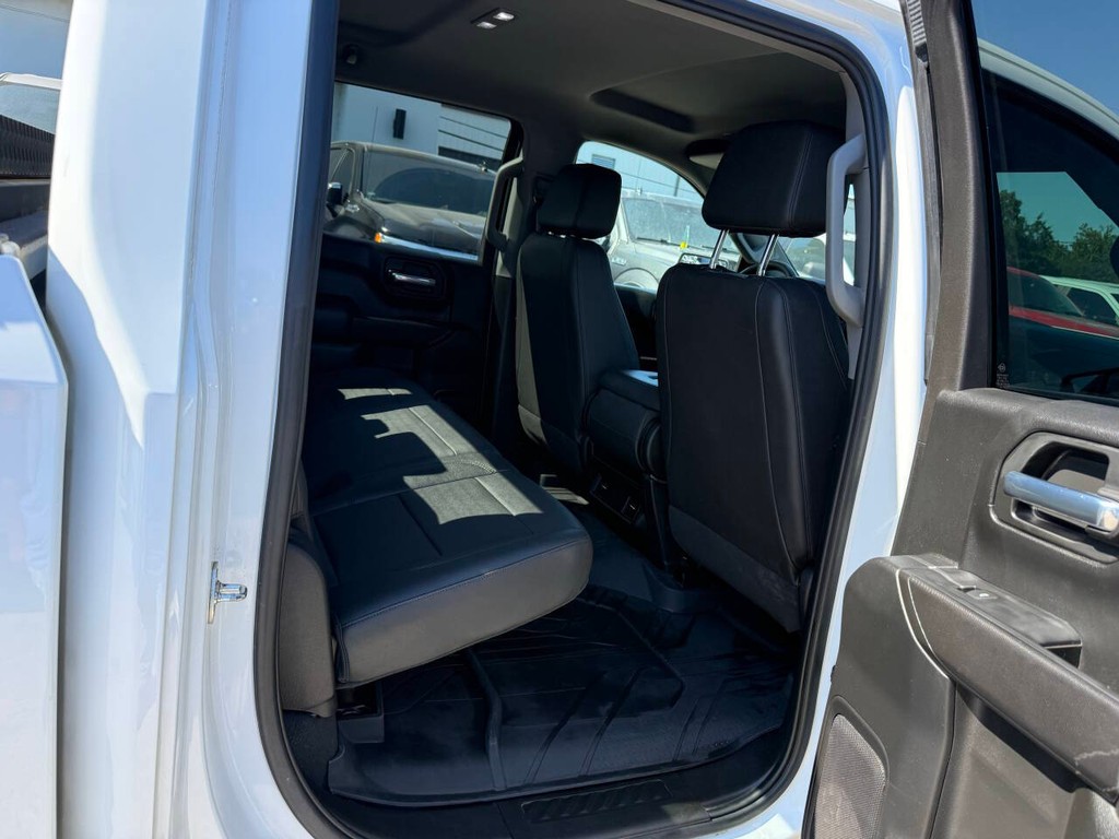 Chevrolet Silverado 1500 Vehicle Full-screen Gallery Image 15