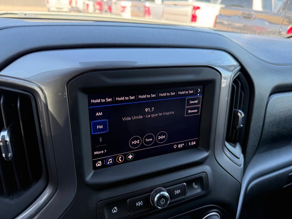 Chevrolet Silverado 1500 Vehicle Full-screen Gallery Image 25