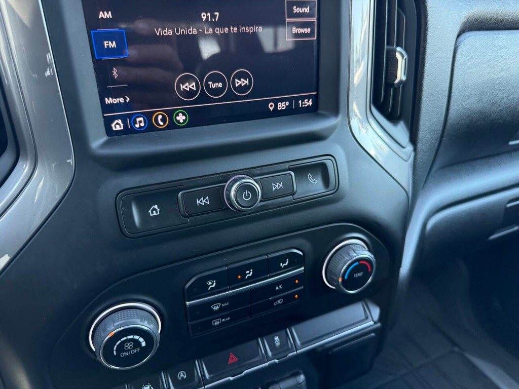 Chevrolet Silverado 1500 Vehicle Full-screen Gallery Image 27
