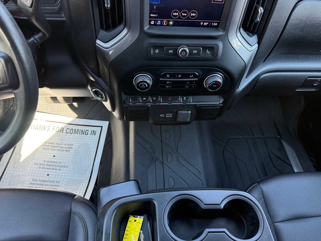 Chevrolet Silverado 1500 Vehicle Full-screen Gallery Image 30