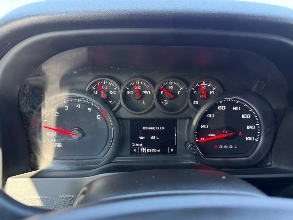 Chevrolet Silverado 1500 Vehicle Full-screen Gallery Image 32
