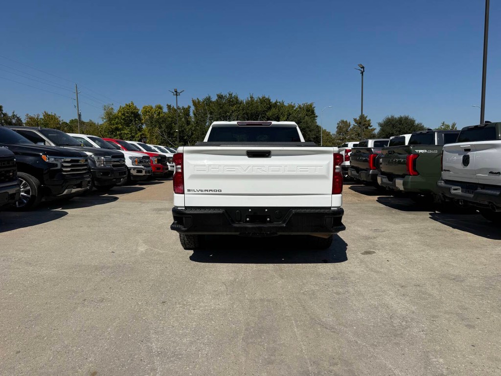 Chevrolet Silverado 1500 Vehicle Full-screen Gallery Image 39