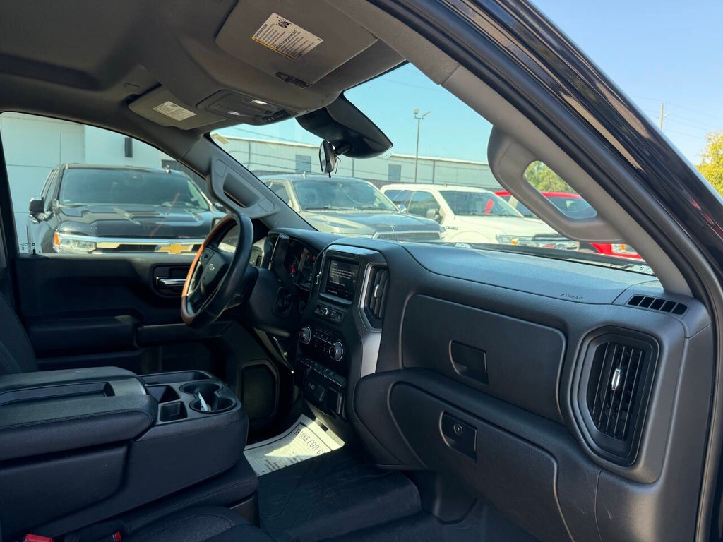 Chevrolet Silverado 1500 Vehicle Full-screen Gallery Image 09