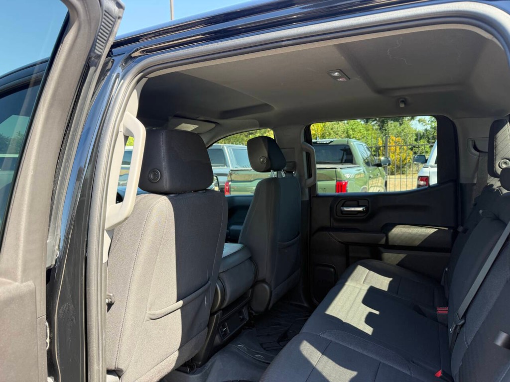 Chevrolet Silverado 1500 Vehicle Full-screen Gallery Image 12