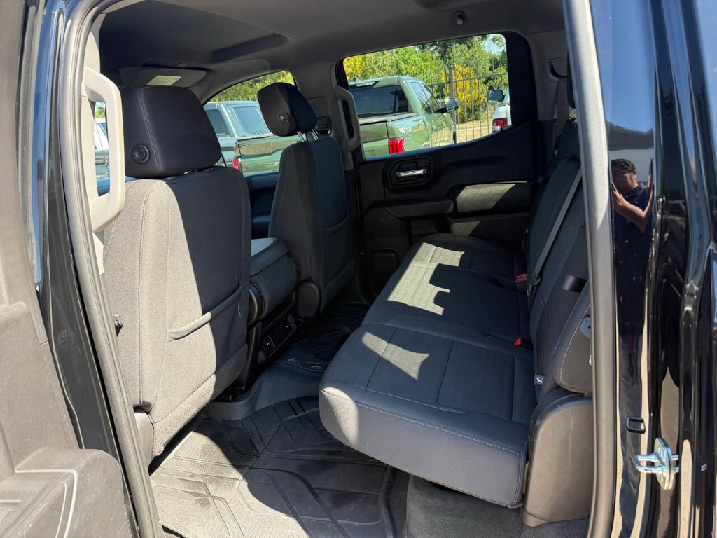 Chevrolet Silverado 1500 Vehicle Full-screen Gallery Image 13