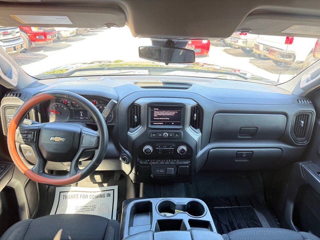 Chevrolet Silverado 1500 Vehicle Full-screen Gallery Image 17