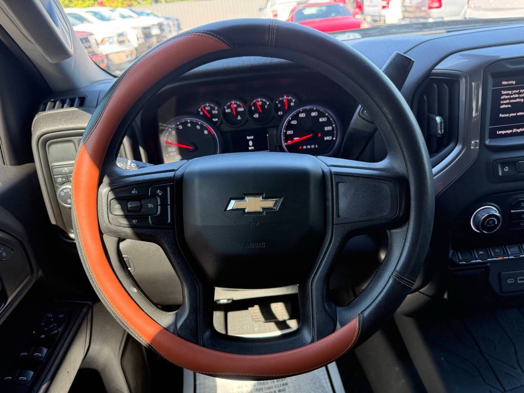 Chevrolet Silverado 1500 Vehicle Full-screen Gallery Image 22